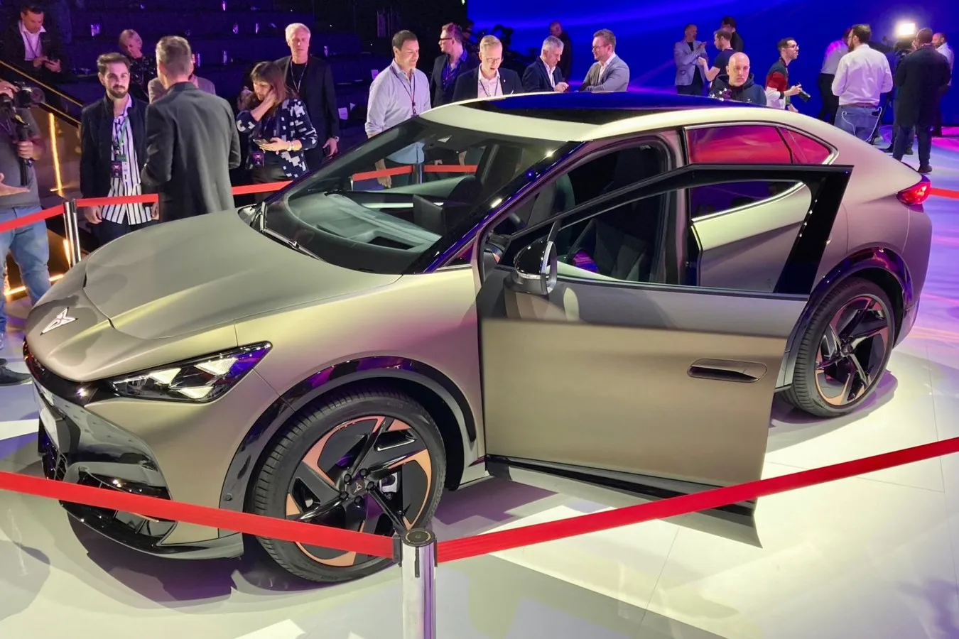 Der Cupra Tavascan steht auf der MEB-Plattform des Volkswagen-Konzerns.