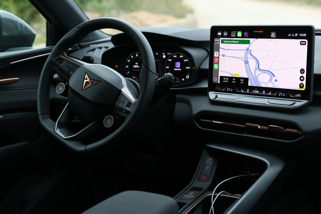 Sportlich kommt das Cockpit des Terramar daher.