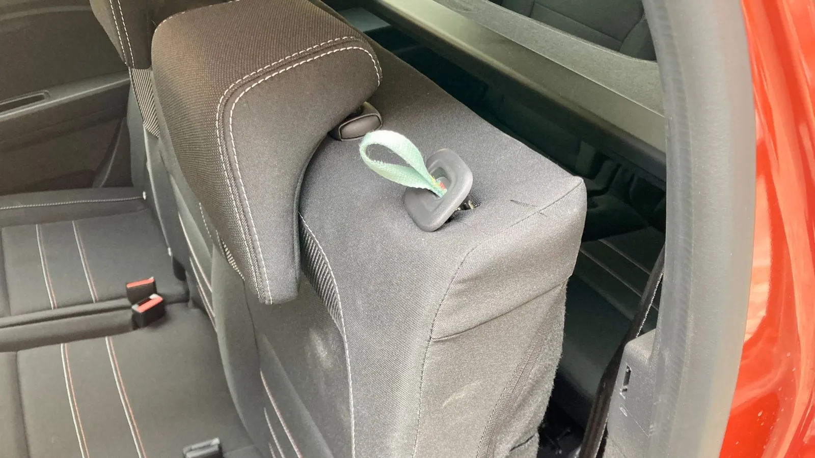 Eigentlich zeigte unser Dacia Jogger trotz günstigens Preises keine Verarbeitungsschwächen. Mancherorts sind die Materialien dann aber doch nicht so stabil.