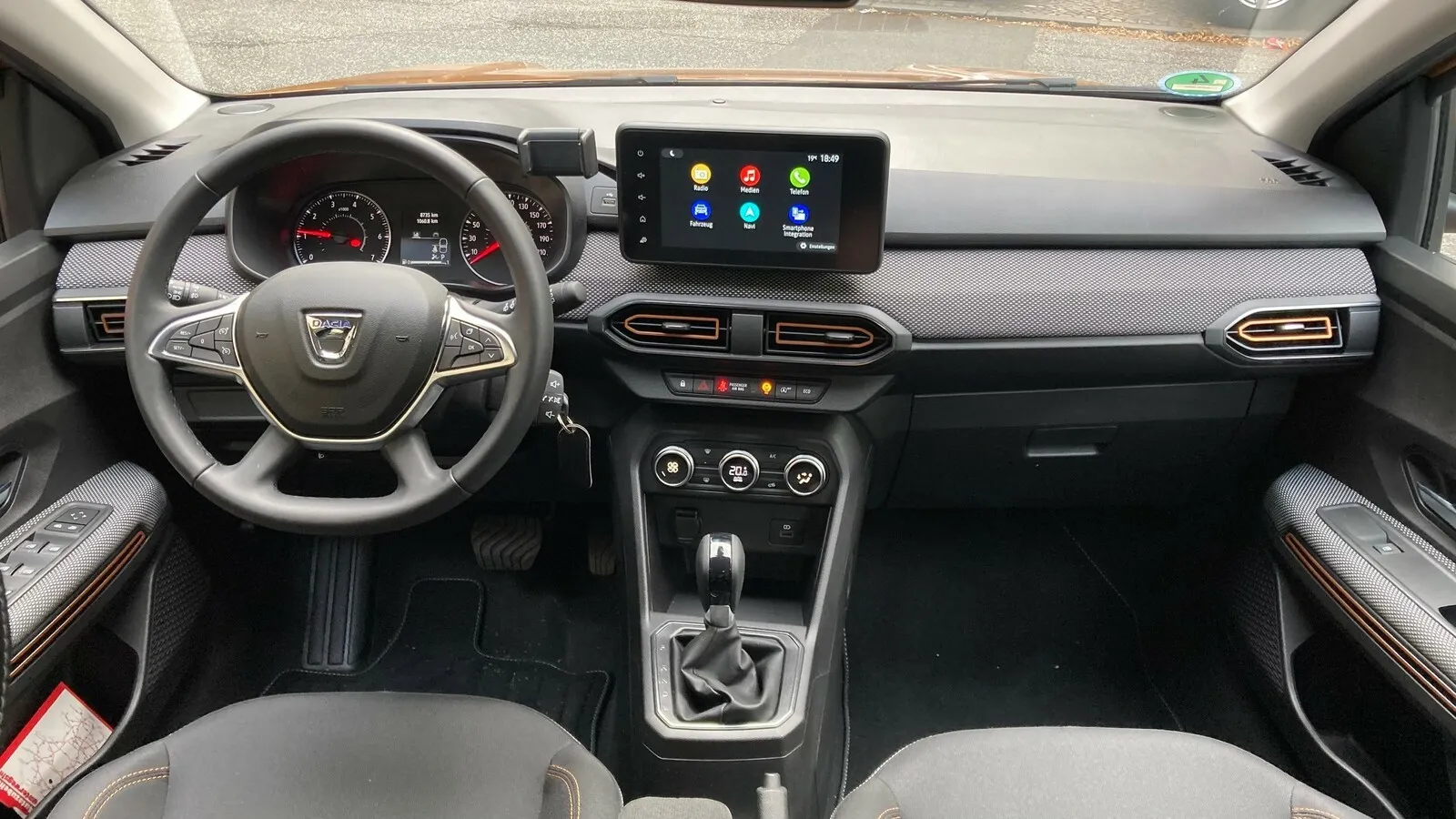 Aufgeräumtes Interieur, in der Spitzenversion Comfort mit wohnlichem Eindruck.