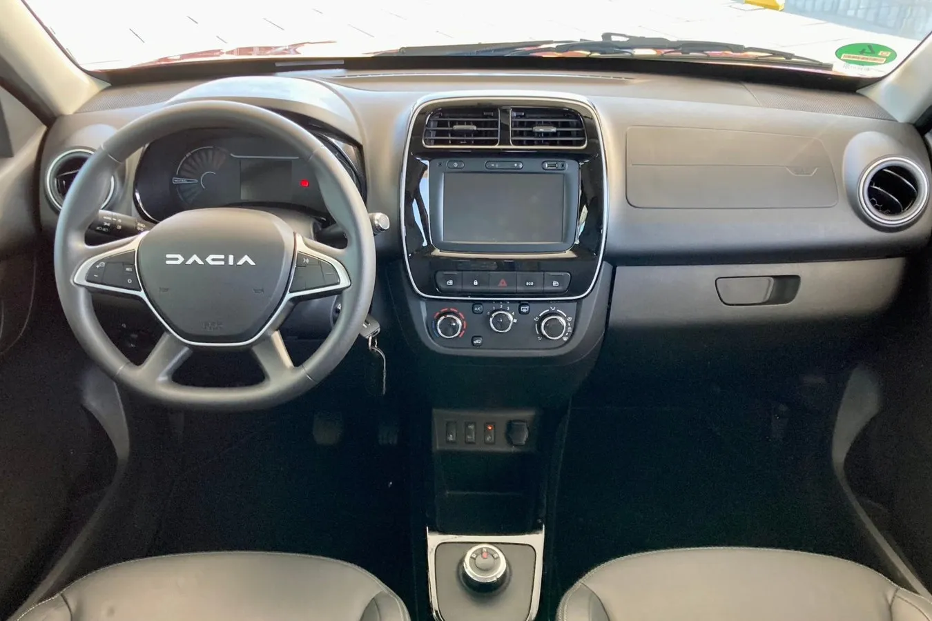 Den 7-Zoll-Touchscreen gibt es nur für den 65-PS-Spring, der als Extreme kommt.
