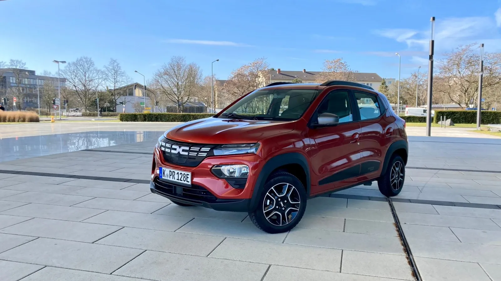 Seit Produktionsdatum November tragen alle Dacia das neue Markenlogo.