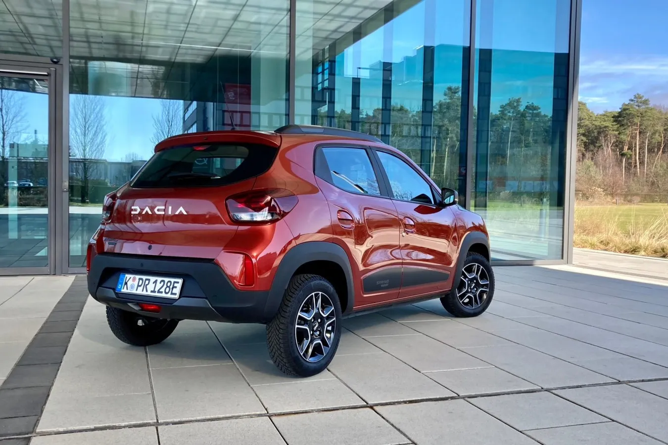 Der Spring misst gerade mal 3,73 Meter in der Länge und 1,58 Meter in der Breite: ein ideales Stadtauto also.