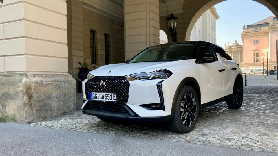 Neuer Look für den DS 3: Unter der Haube profitiert aber nur die Elektro-Variante E-Tense von der Generalüberholung.