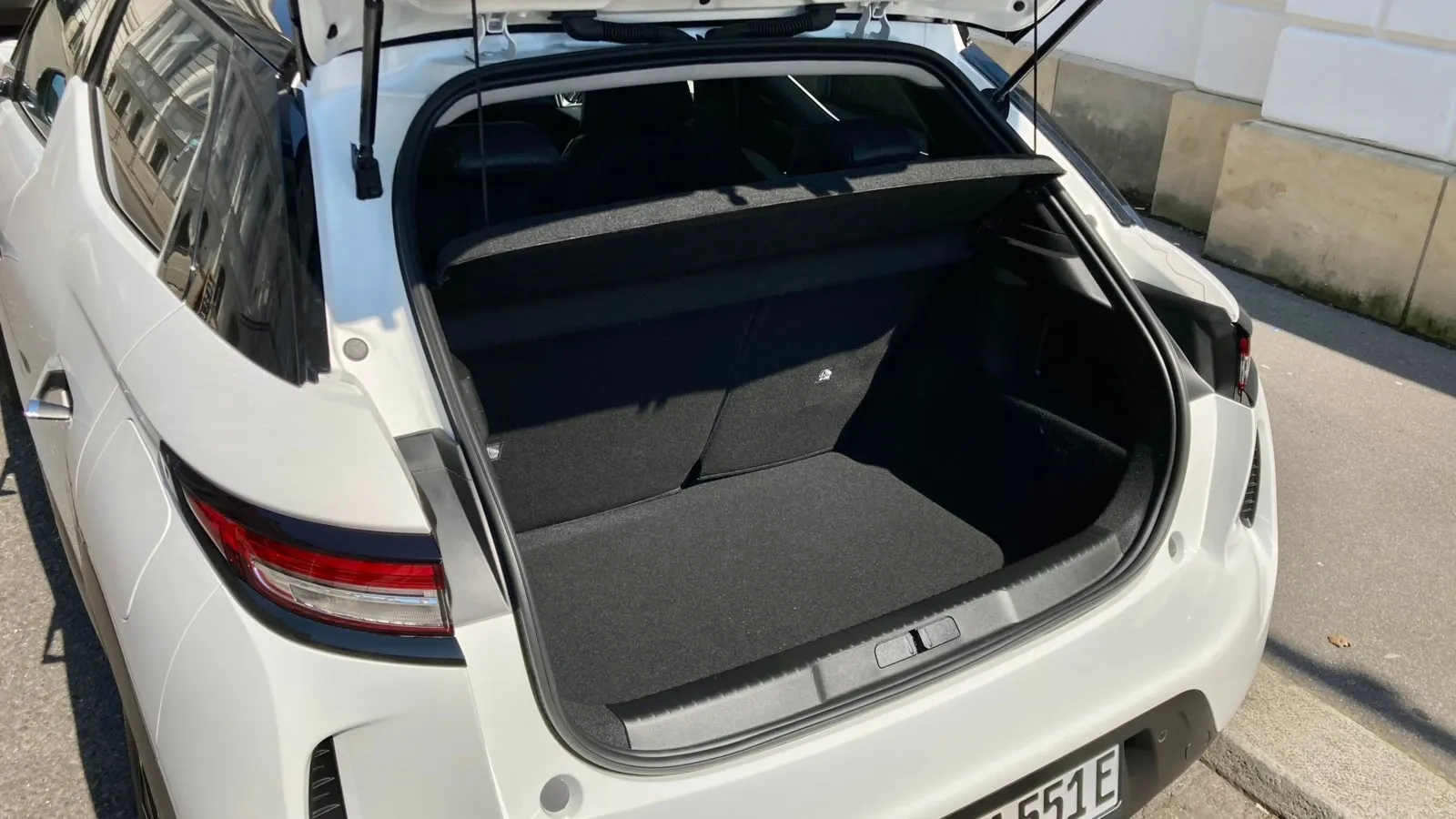 350 Liter Kofferraumvolumen im Standardformat sind nicht schlecht für ein kleines SUV.