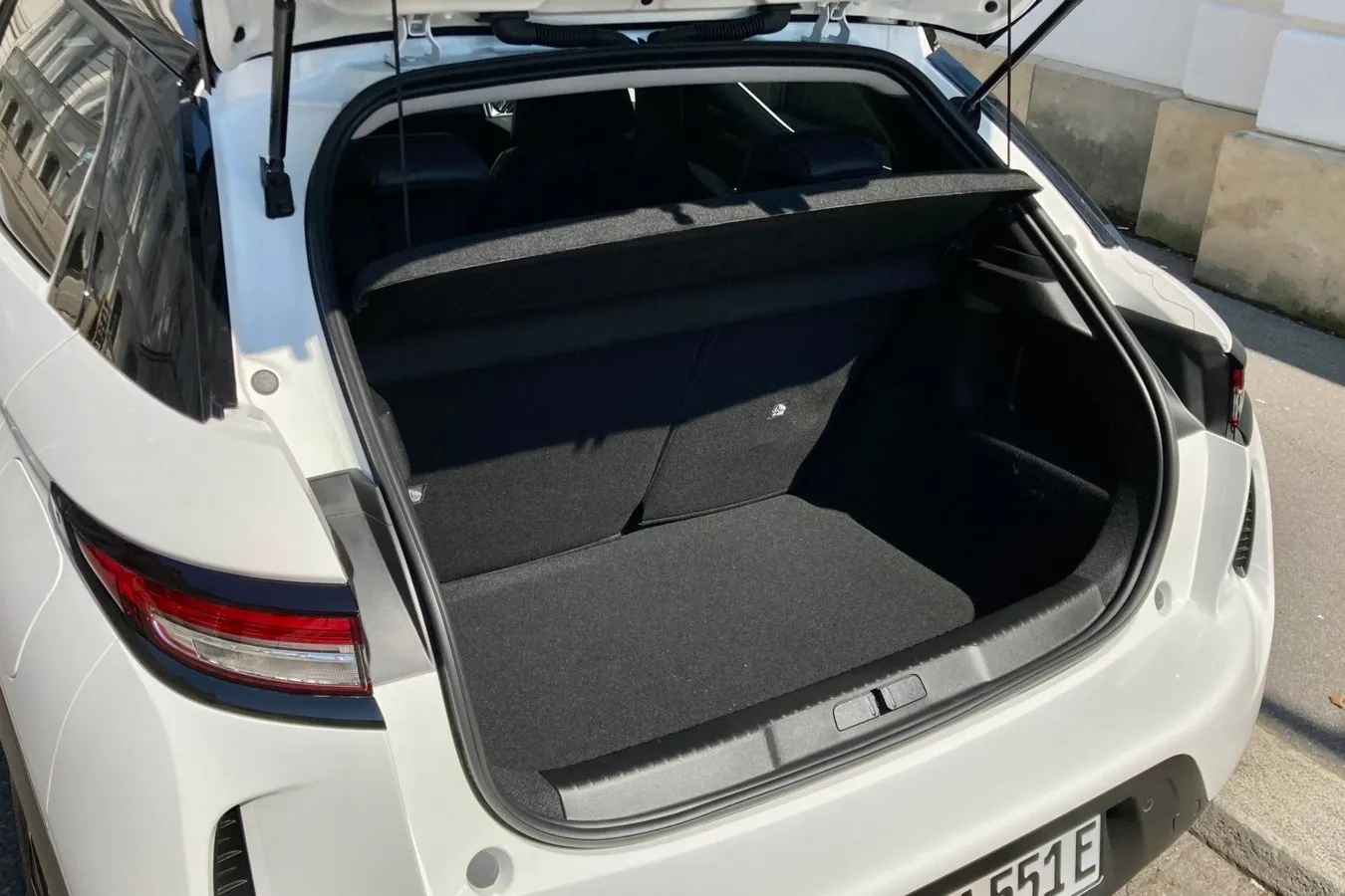350 Liter Kofferraumvolumen im Standardformat sind nicht schlecht für ein kleines SUV.