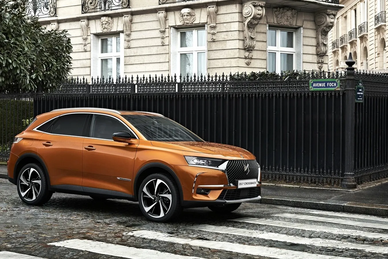 DS7 Crossback: Der E-Tense 225 Grand Chic ist je Kilometer 21,6 Prozent günstiger als der Puretech 225 Grand Chic.