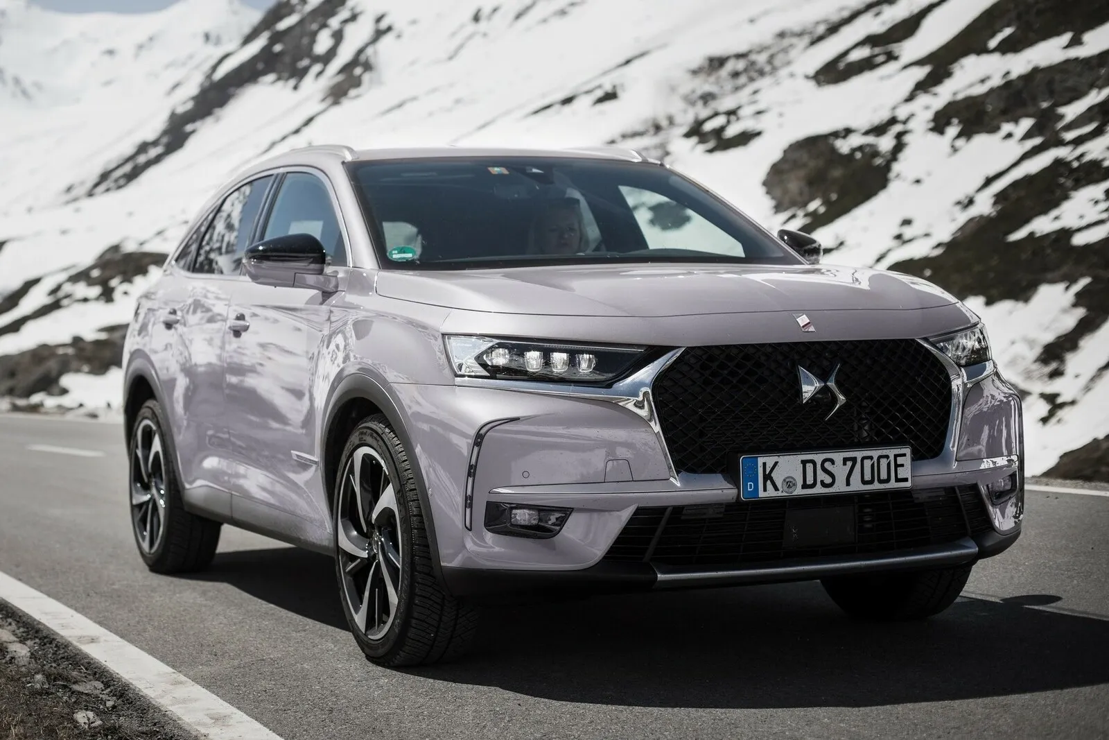 Platz 5: Mit Wartungskosten von rund 1.240 Euro liegt der DS7 Crossback E-Tense auf dem Niveau des Audi Q3 45 TFSIe.