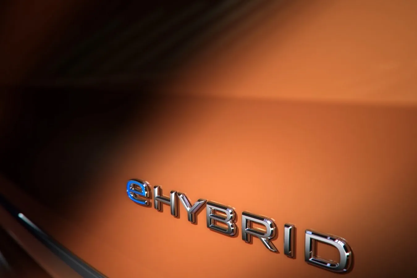 Mit dem e-Hybrid aus dem Passat GTE hat man in Hannover eine Möglichkeit gefunden, den Multivan T7 erstmals zu hybridisieren.