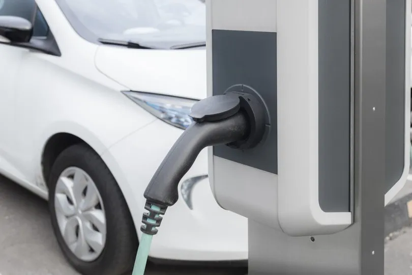 Je nach Ladeart und Fahrzeug können beim Ladevorgang unterschiedlich hohe Energieverluste entstehen.