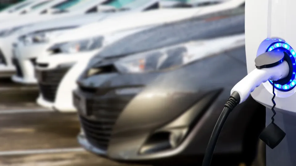 Geotab-Daten zeigen, dass sich verbreitete Vorbehalte gegenüber E-Autos im Fuhrpark nicht pauschal bestätigen lassen.