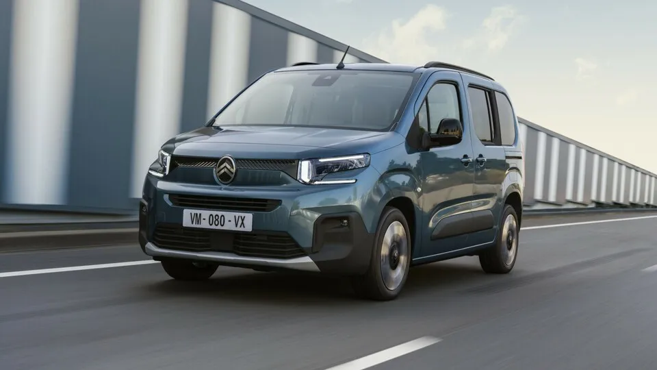 Den e-Berlingo gibt es nun auch als Shuttle mit fünf Sitzen.