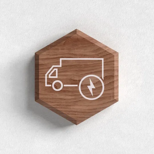 Bewegung im Markt der Elektro-Transporter: Während der VW ID. Buzz die Spitze hält, holen andere Modelle kräftig auf.