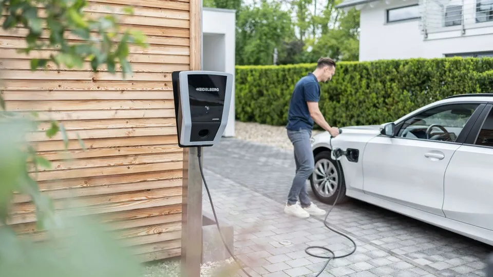 Vor allem Heimlader sparen mit dem E-Auto.