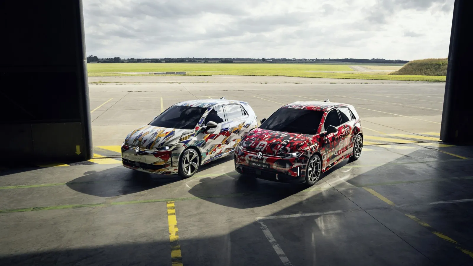 ID. Polo und ID. Polo GTI zeigen sich auf der IAA nur noch mit bunter Folie getarnt.