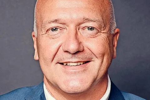 Ralph Feldbauer, Chief-Riskmanager und geschäftsführender Gesellschafter Risk Guard: „Die E-Mobilität nimmt Fahrt auf, fordert aber neben zwischenzeitlich breiter Risikoabsicherung und speziellen Deckungsbausteinen auch die besondere Expertise in der Schadenbehebung auf der Schadenmanagementseite.“