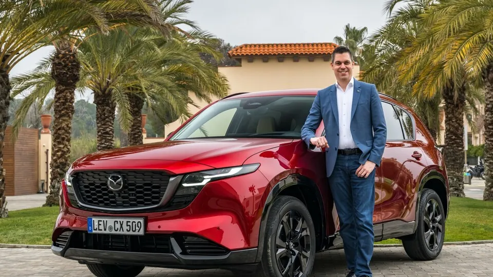 Felix Gebhard, Vertriebschef Mazda Deutschland: „Der Wandel erfolgt schrittweise.“