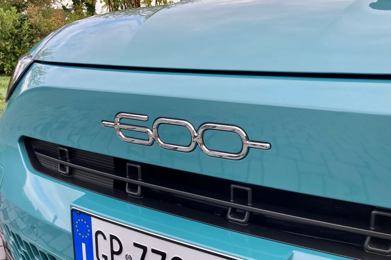 Nicht das Fiat-Logo steht beim 600e im Zentrum, sondern der Modellschriftzug.