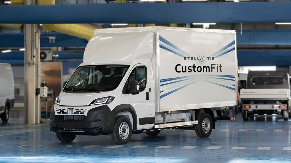 Produktionsstart des großen Kastenwagens Cargo Box BEV und BEV-Freizeitfahrzeugen: Die Fahrzeuge werden im italienischen Werk Atessa produziert.