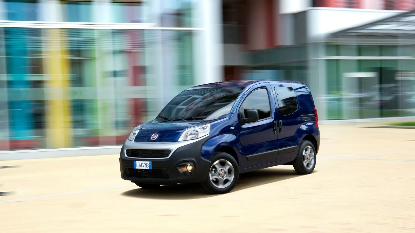 Fiat Fiorino Kombi 1.3 Multijet SX: 45 oder 42 Cent je Kilometer bei 36 oder 48 Monaten Haltedauer.