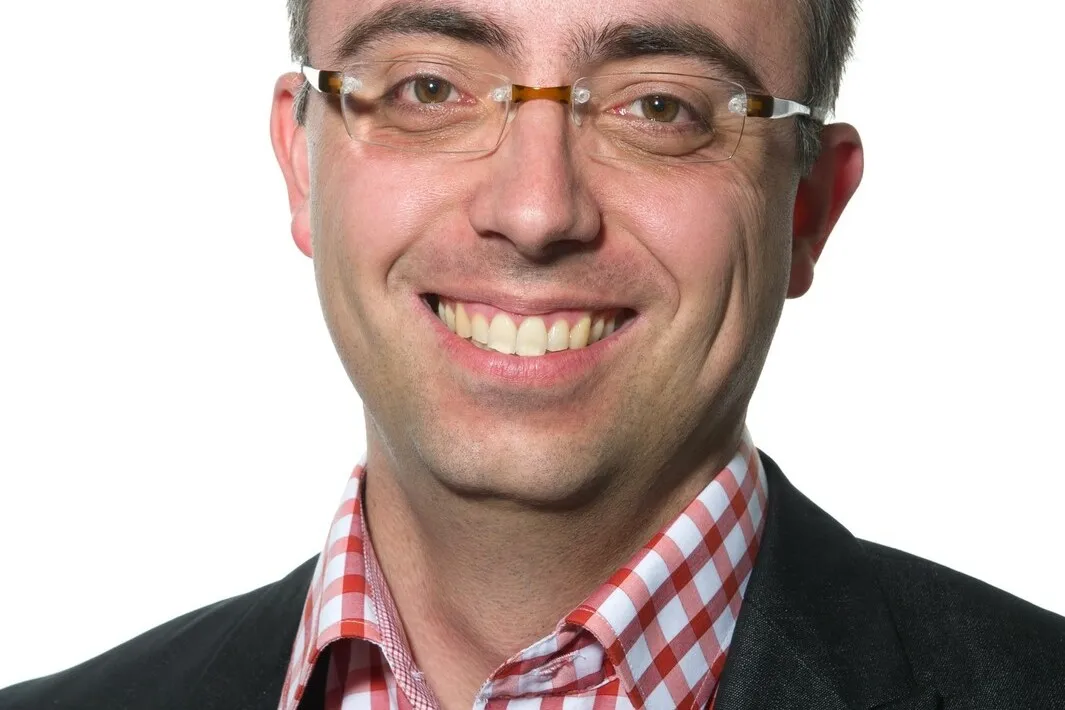 „Zur Qualitätssicherung setzen wir bei der persönlichen Sichtprüfung in ersten Schritten unterstützend KI ein“, erläutert René Roeder, Geschäftsführer von Fleet Innovation