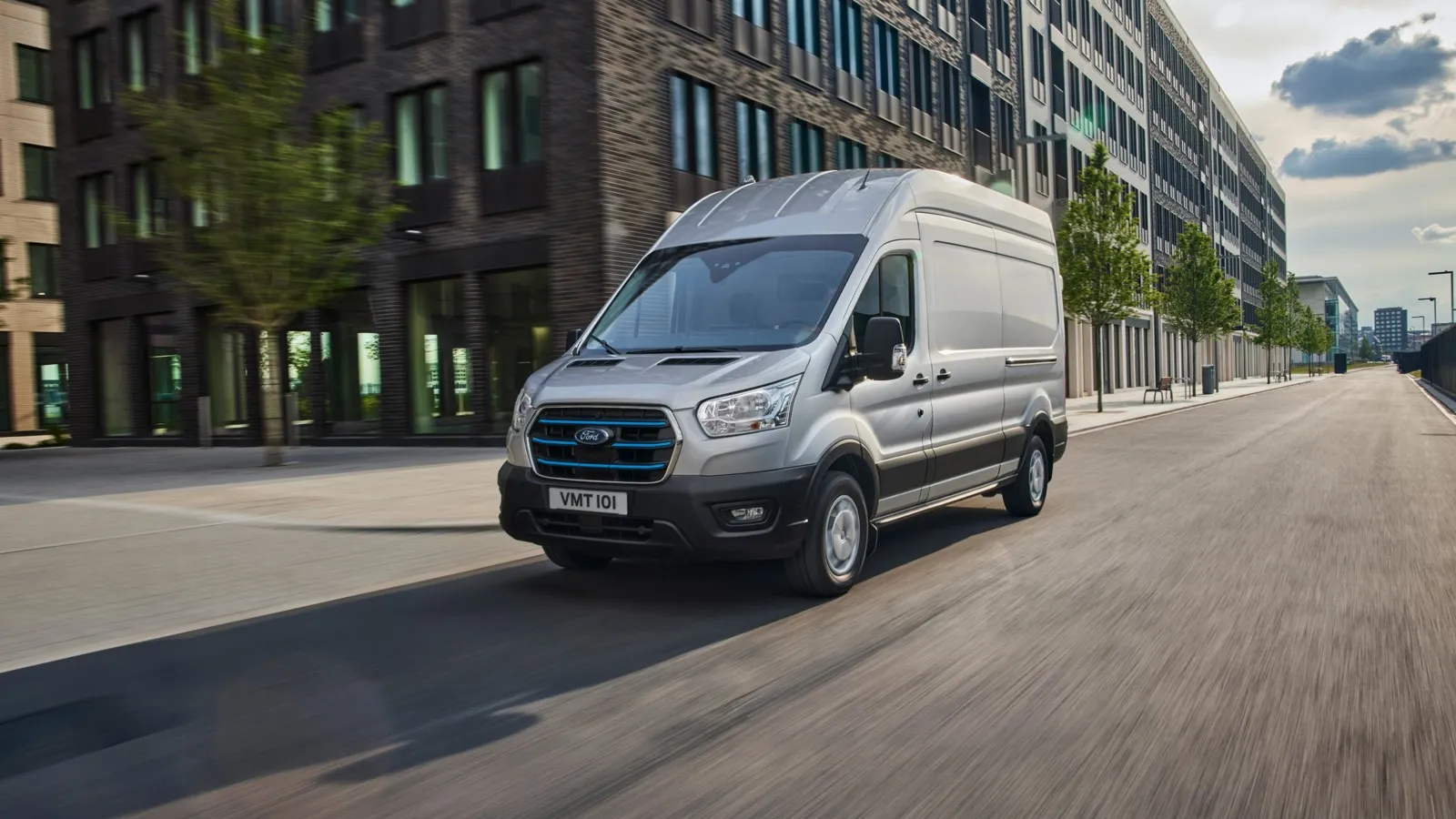 Ford E-Transit 390 L2 77 kWh: Damit liegt der mittelgroße Opel-Transporter nur rund 100 Euro unter dem Wartungskosten-Niveau des großen Ford.