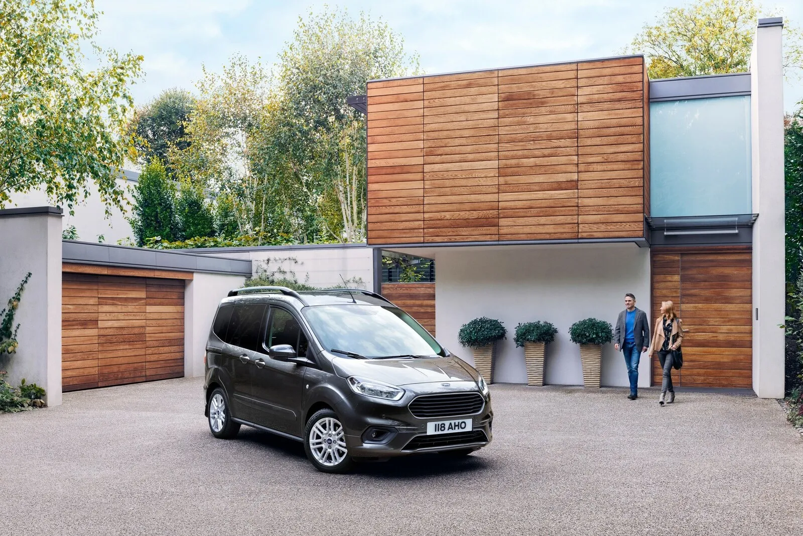 Ford Tourneo Courier Kombi 1.5 TDCi Trend: 44 oder 42 Cent je Kilometer bei 36 oder 48 Monaten Haltedauer.
