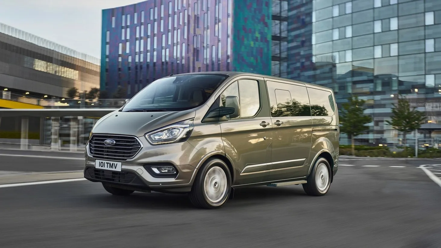 Platz 12 mit 40,3 Prozent Händlereinkaufswert: der Ford Tourneo Custom L2 2.0 TDCi Trend.