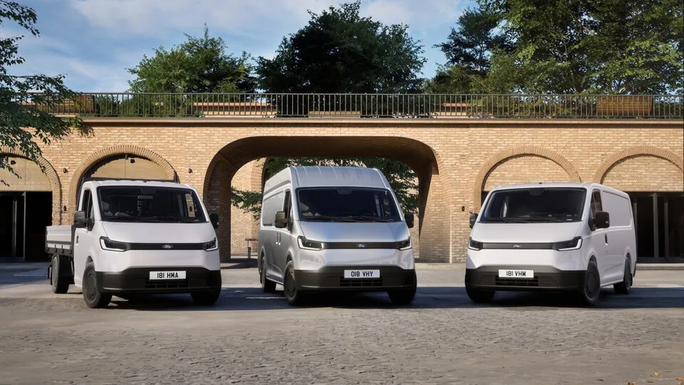 Die Nutzfahrzeugsparte von Ford hat mit dem Transit City einen neuen E-Transporter im Angebot.