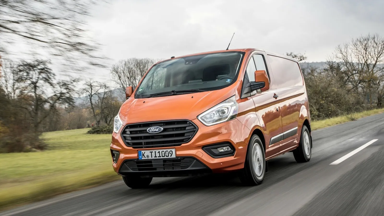 Mit Gesamtwartungskosten von rund 1.610 Euro liegt der Ford Transit Custom 280  auf dem zehnten und letzten Platz unseres Wartungskosten-Vergleichs.