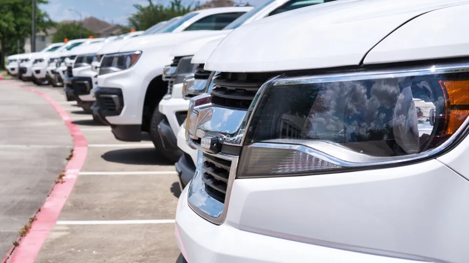 Einen Fuhrpark zu verwalten, wird mit jedem Fahrzeug komplexer. Moderne Tools ermöglichen effizienteres Fuhrparkmanagement.