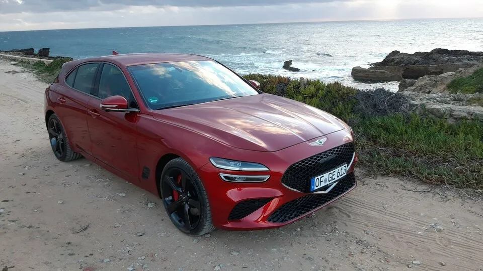 4,69 Meter lang und nur 1,40 Meter hoch: der Sportkombi Genesis G70 Shooting Brake.
