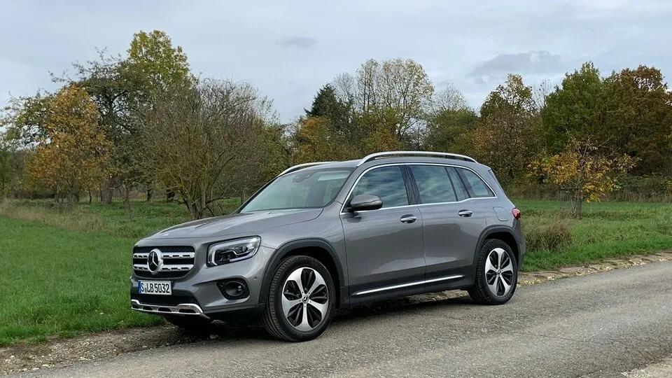Mercedes GLB: Mit Kind und Kegel über Stock und Stein