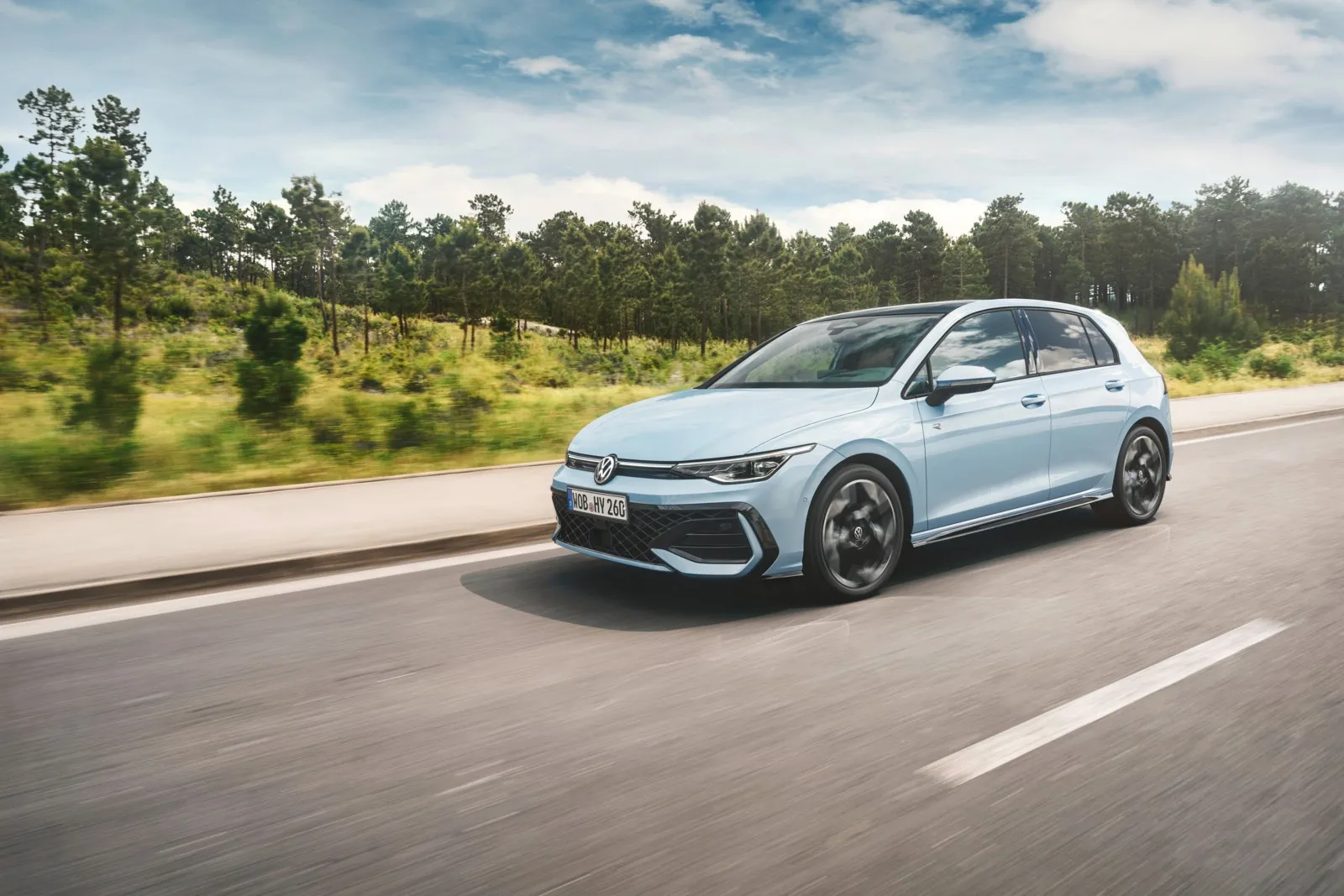 Der VW Golf Hybrid leistet 125 Kilowatt und soll gegenüber dem Mildhybrid vor allem im Stadtverkehr Kraftstoff sparen.