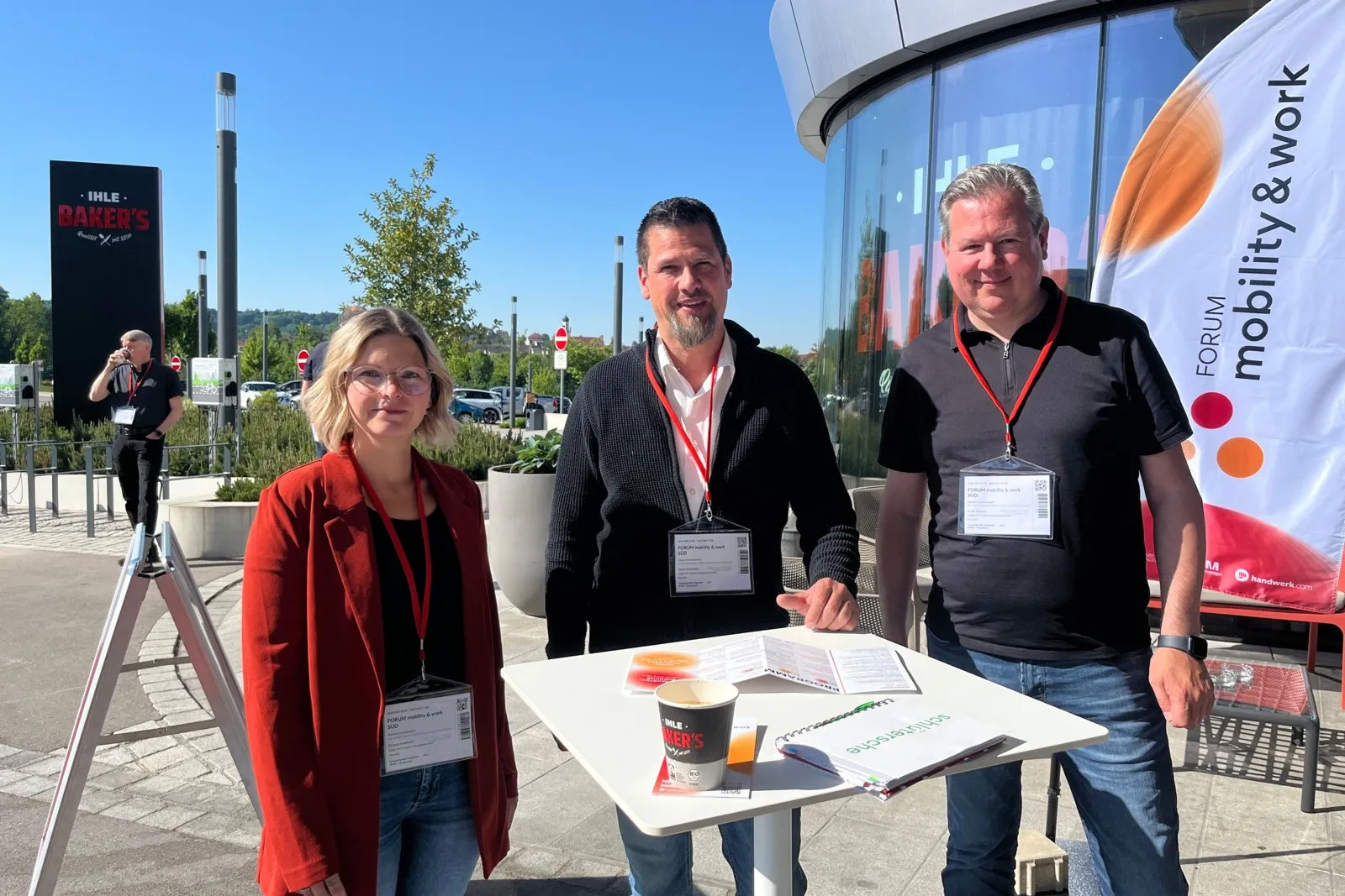 Daniele Waldmann (links), Rocco Kietzmann (Mitte), Frank Stappen (rechts) von Geiger Fuhrparkmanagement: „Haftung und Steuern – das ist heute unser erster Stopp!“
