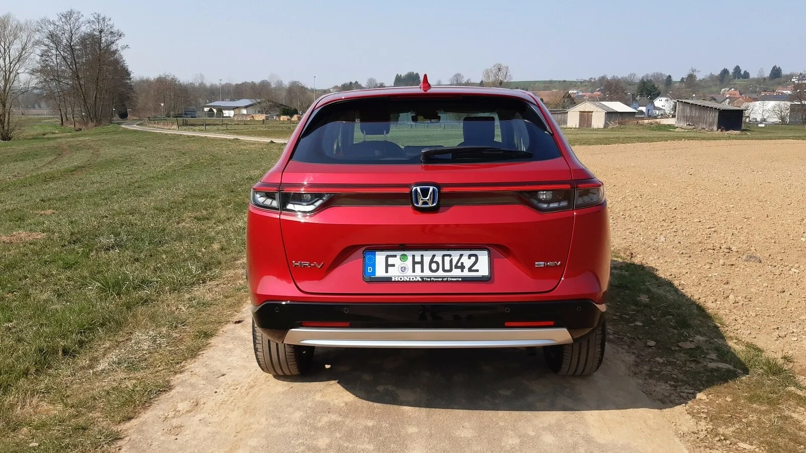 Ab der mittleren Ausstattung öffnet und schließt die Heckklappe des Honda HR-V elektrisch.