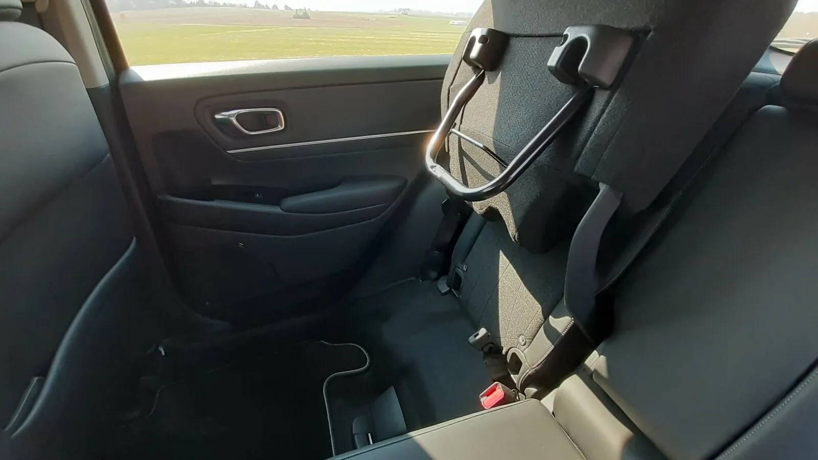 Viel Platz im HR-V-Fußraum durch die wie Kinosessel klappbaren Magic Seats.