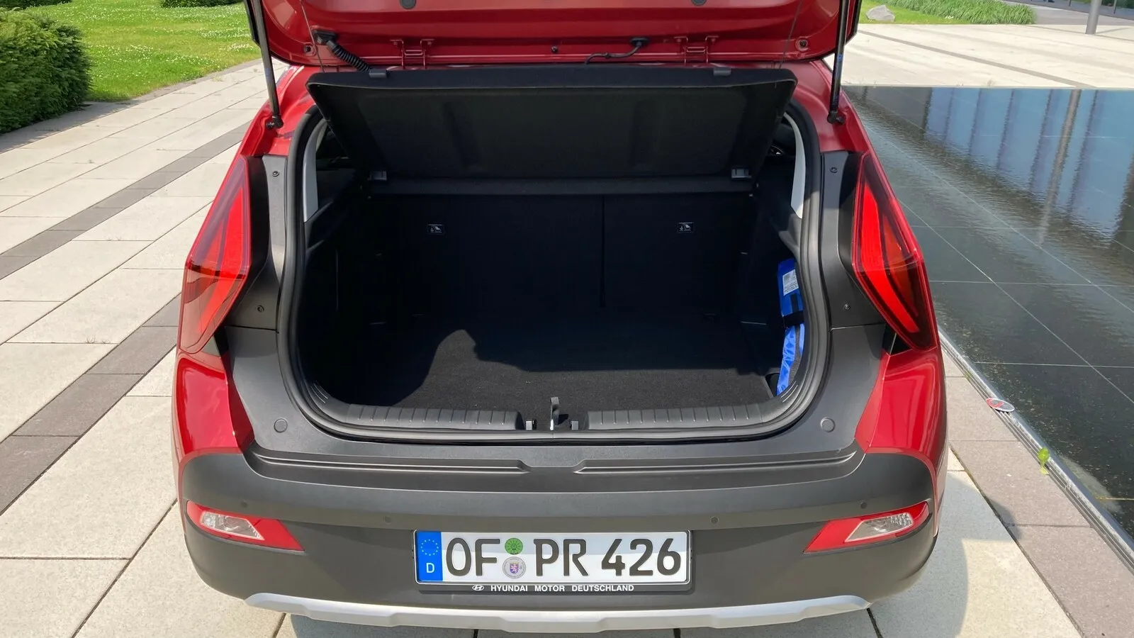 334 Liter Gepäckraum im Standardformat beim Mildhybrid, sonst sind es 411 Liter.
