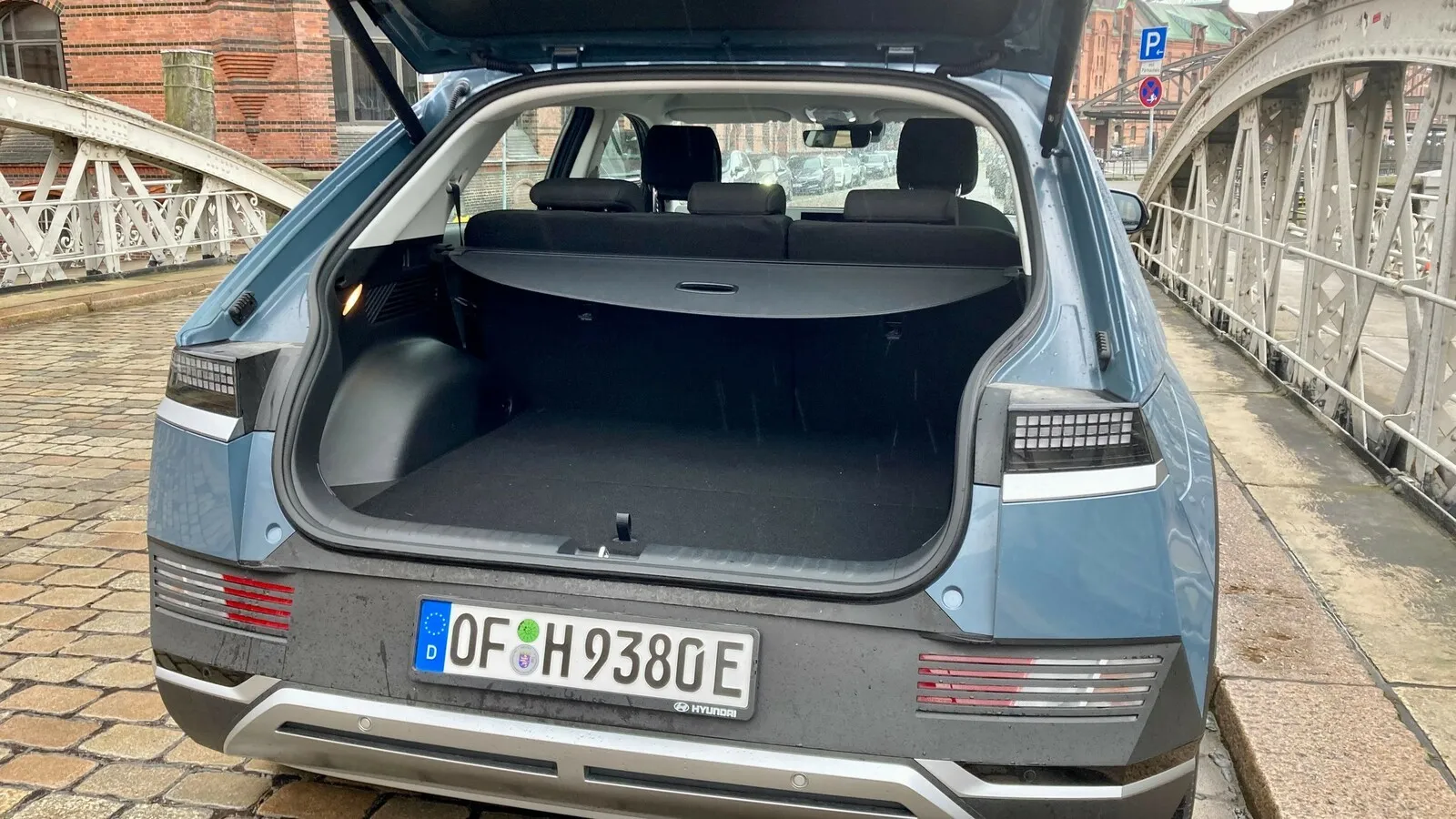 Ins Ioniq-5-Heck passen reisetaugliche 527 bis 1.587 Liter Gepäck.