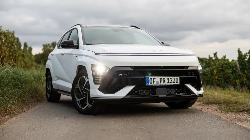 Alternativ zum Kona N Line bietet Hyundai nun auch die neue Topausstattung N Line X an.