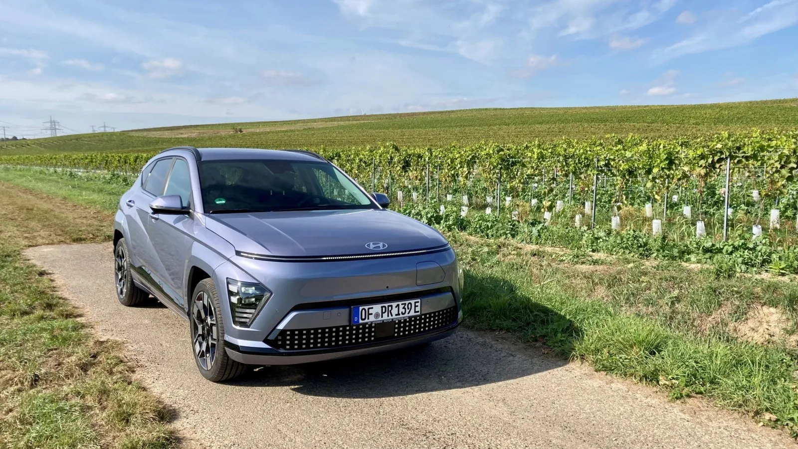 Die durchgehende Lichtleiste gibt es für die besser ausgestatteten Hyundai Kona.