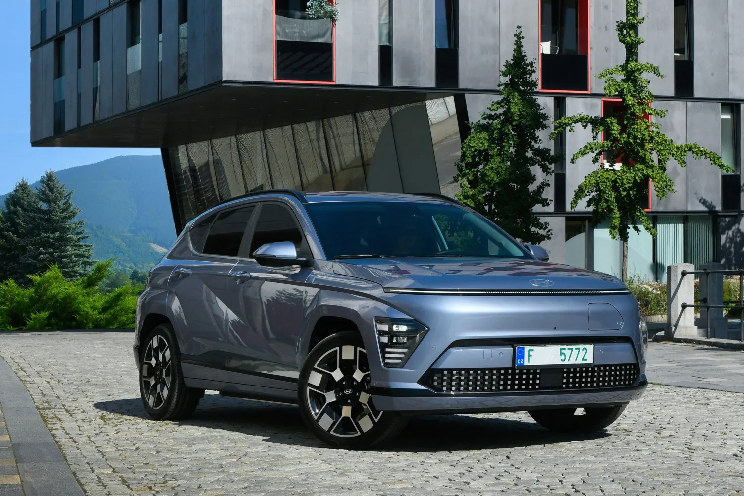 Hyundai Kona Elektro (218 PS): Schlusslicht in der Hitliste bilden die Elektro-SUVs von Hyundai. Beim 218 PS starken Kona EV fallen 1.177 Euro an Wartungskosten an …