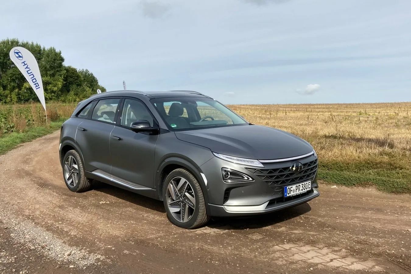 Hyundai ist einer von weltweit zwei Automobilkonzernen, die Brennstoffzellen-Fahrzeuge in Serie bauen. Das SUV lautet auf den Namen Nexo.