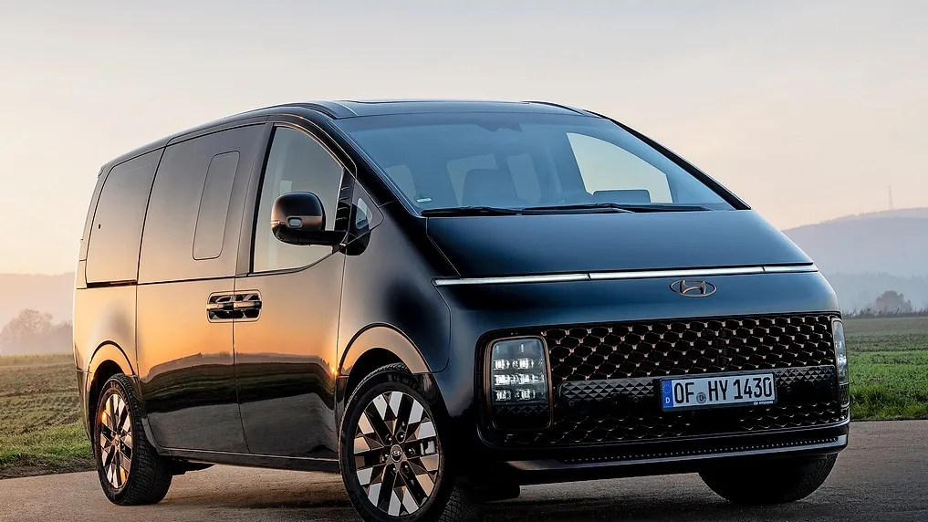 Platz 3 mit 49,6 Prozent Händlereinkaufswert: der Hyundai Staria 2.2 CRDi Signature.