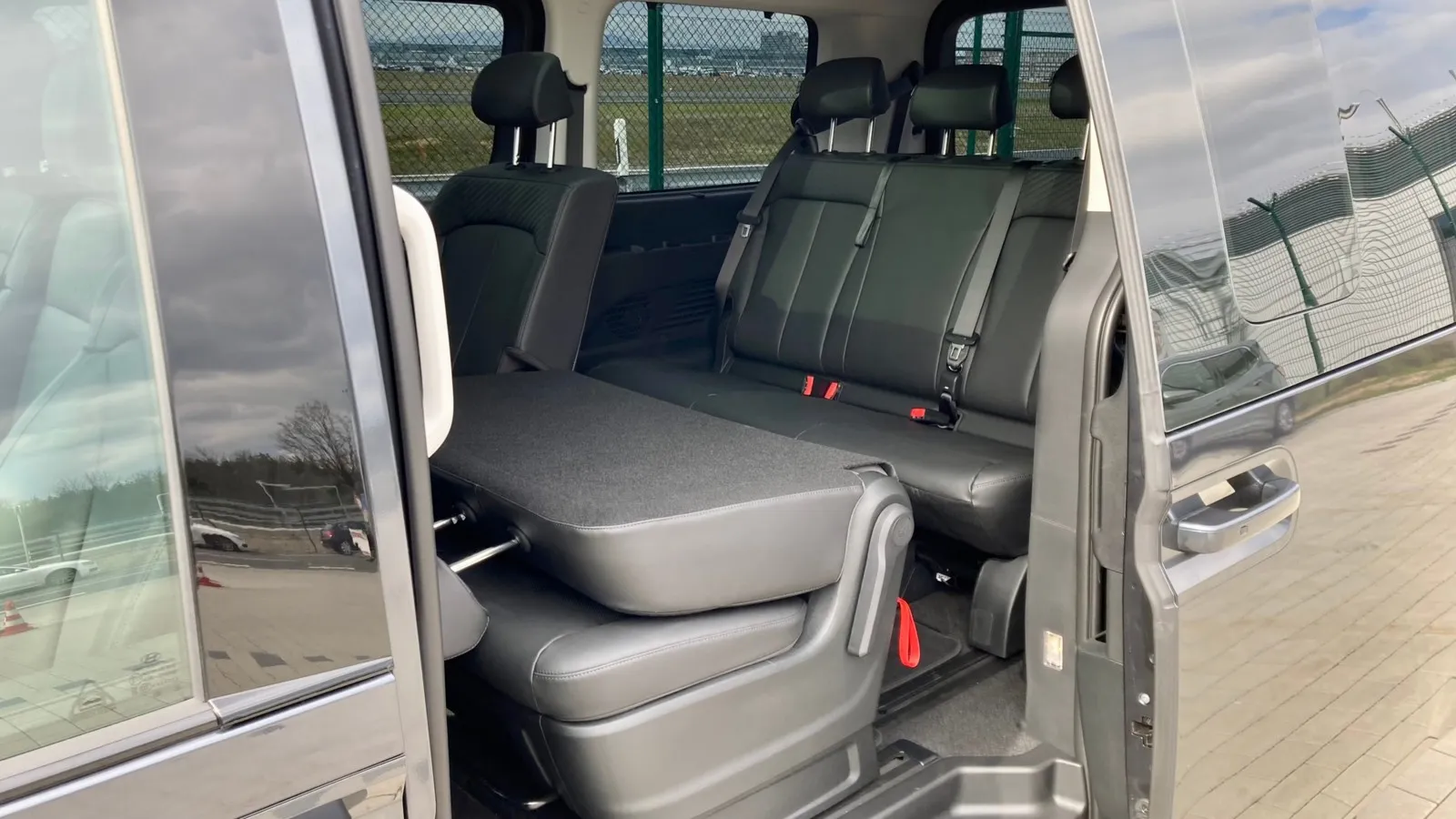 Im Trend und Prime bietet der Hyundai Staria auf zwei Sitzbänken sechs Passagieren Platz.