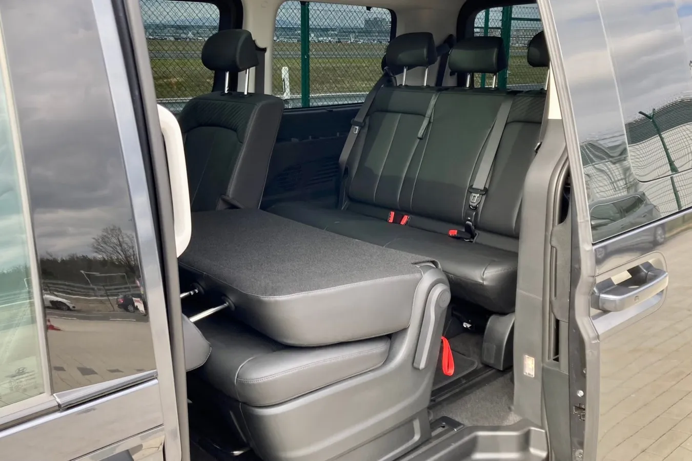 Im Trend und Prime bietet der Hyundai Staria auf zwei Sitzbänken sechs Passagieren Platz.