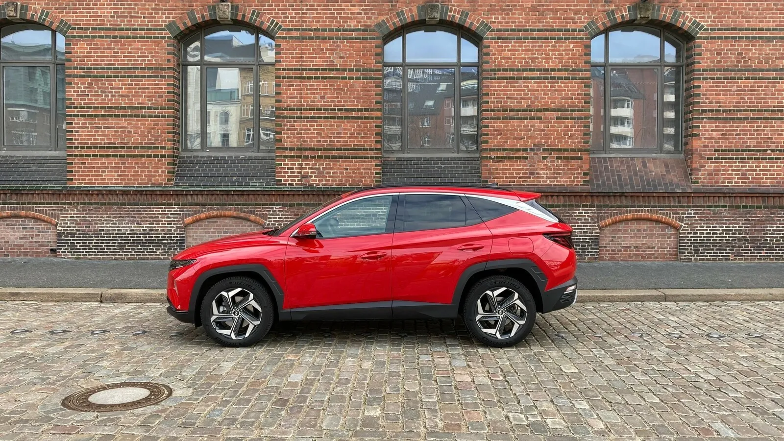 Auch die Seitenlinie des Hyundai Tucson zeigt eigenen Stil.