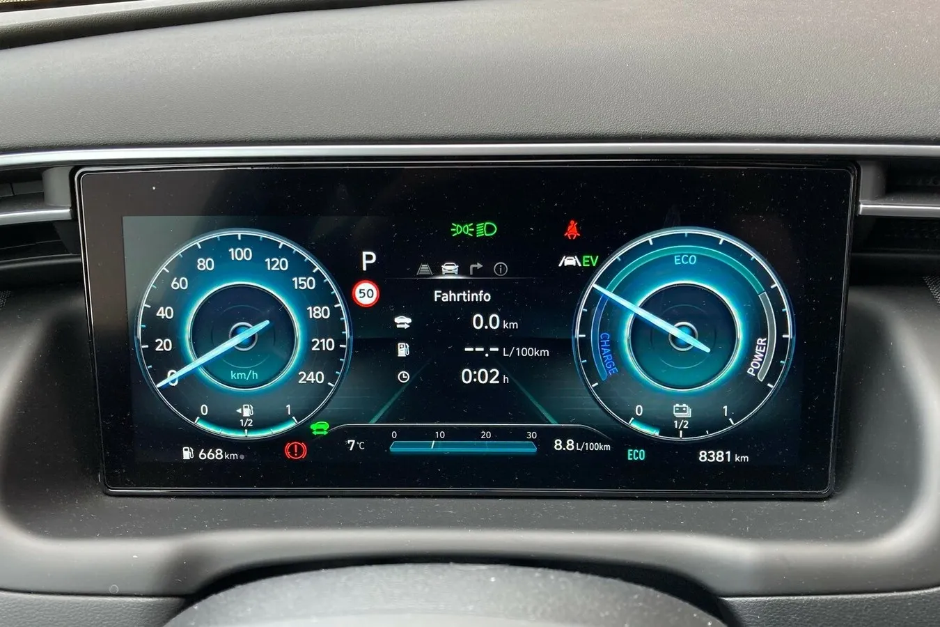 Das 10,25 Zoll große digitale Cockpit ist ab der zweiten Ausstattungslinie Select Serie.