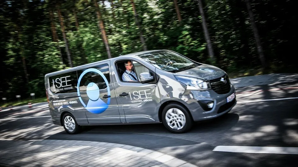 Jetzt wird der Blitz erst richtig elektrisch