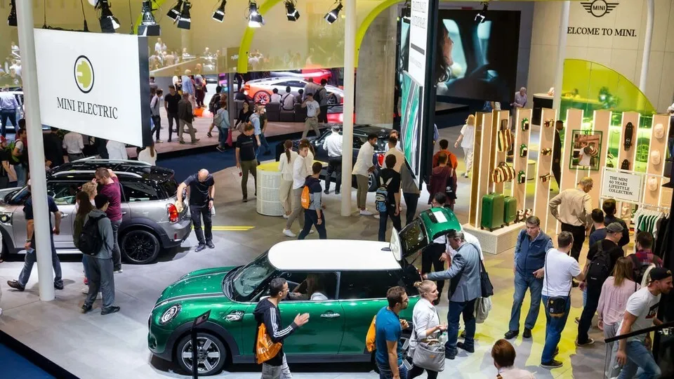 Anfang September startet die erste IAA Mobility in München. Im Vergleich zum alten Standort Frankfurt/Main (Bild) hat der VDA das Messe-Konzept stark verändert.